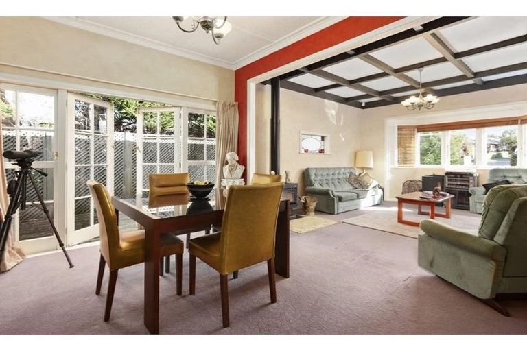 Photo of property in 27 Wattle Street, New Lynn, Auckland, 0600