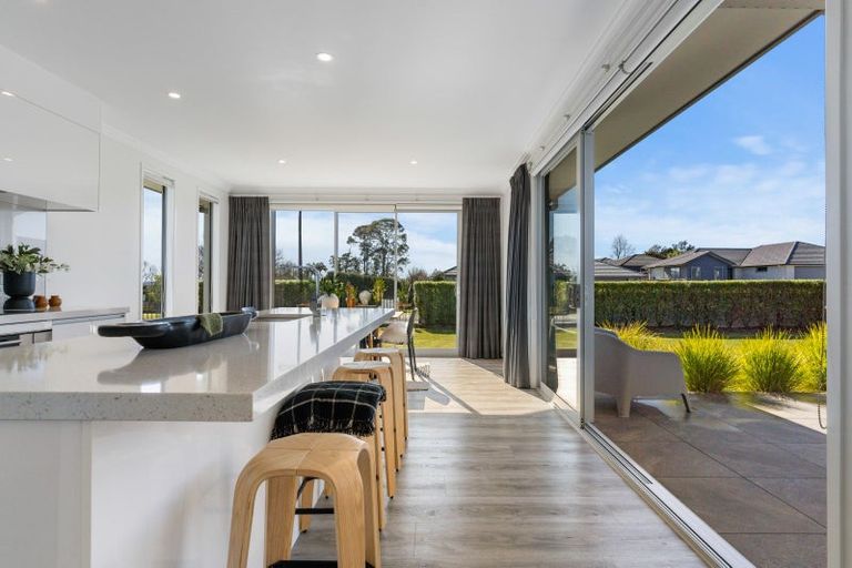 Photo of property in 1 Charlotte Drive, Omokoroa, 3114