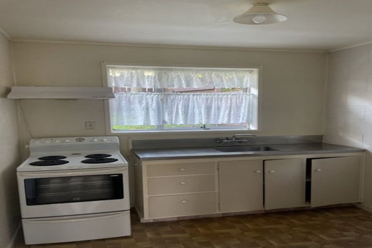 Photo of property in 5/43 Mcleod Road, Henderson, Auckland, 0612