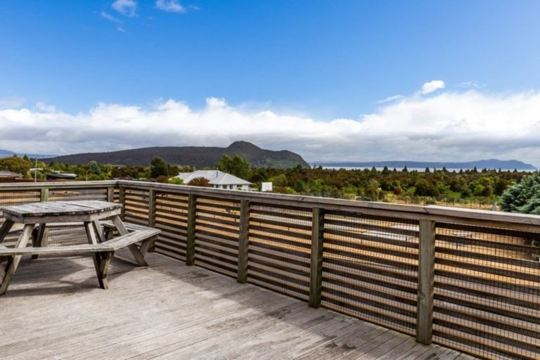 Photo of property in 37 Parekaawa Drive, Motuoapa, 3382