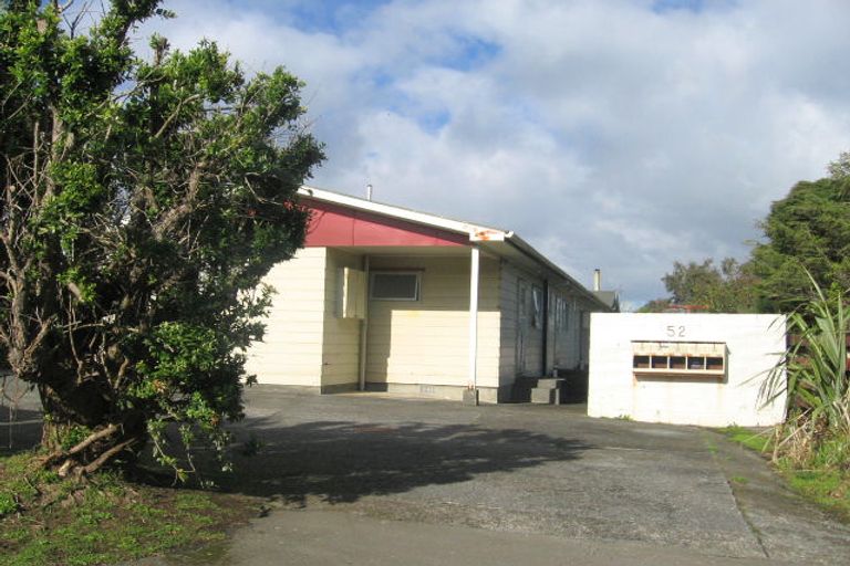 Photo of property in 52 Maungaraki Road, Korokoro, Lower Hutt, 5012