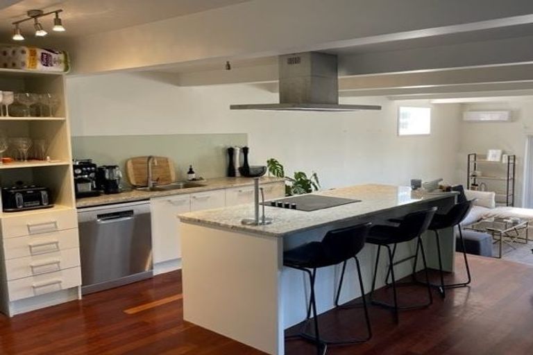 Photo of property in 1/38 Kitchener Road, Milford, Auckland, 0620
