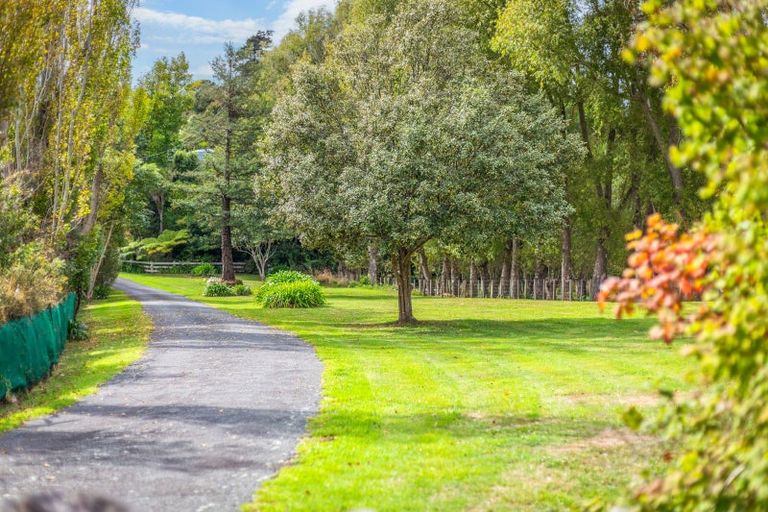 Photo of property in 33 Paremata Haywards Road, Pauatahanui, Porirua, 5381