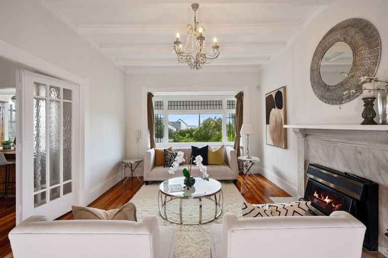 Photo of property in 1/317 Lake Road, Hauraki, Auckland, 0622