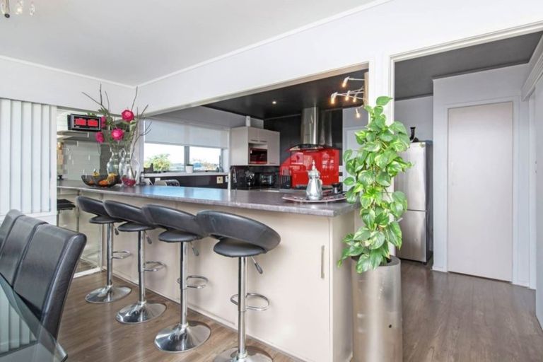 Photo of property in 132 Sandspit Road, Shelly Park, Auckland, 2014