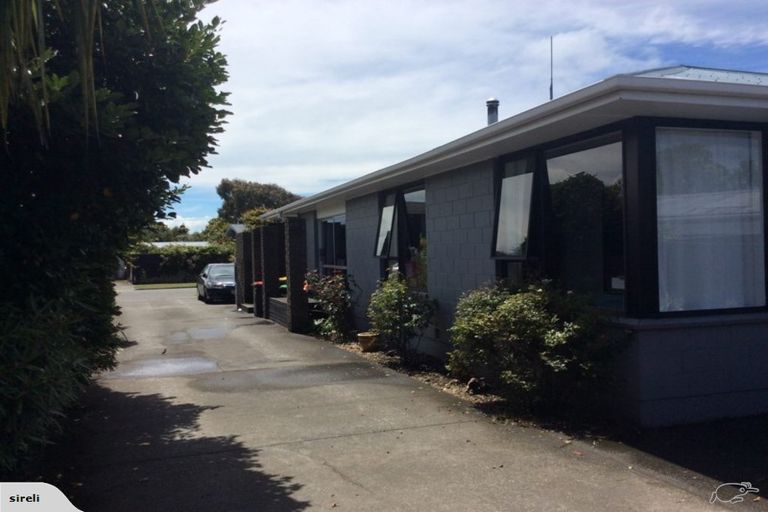 Photo of property in 35 Monowai Crescent, North New Brighton, Christchurch, 8083