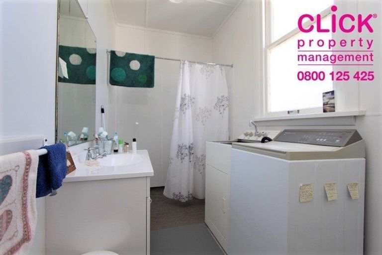 Photo of property in 111 Macandrew Road, South Dunedin, Dunedin, 9012