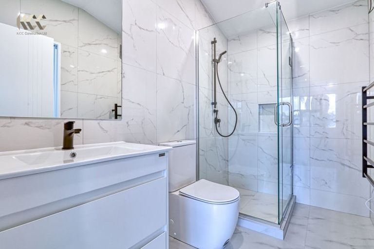 Photo of property in 2/14 Kerswill Place, Pakuranga, Auckland, 2010