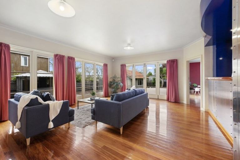 Photo of property in 8 Knighton Road, Hillcrest, Hamilton, 3216