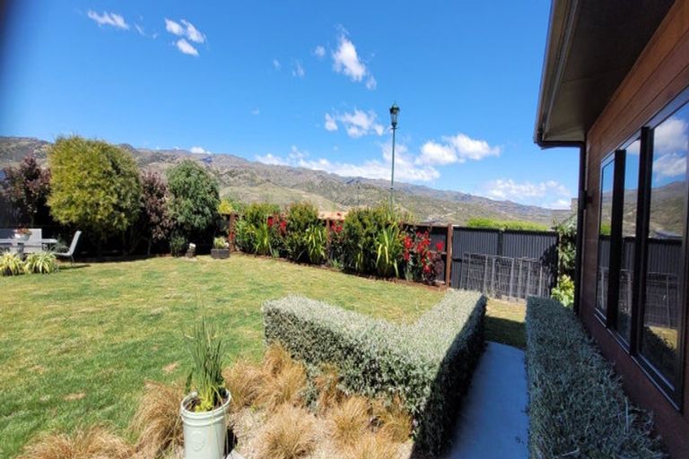 Photo of property in 55 Missy Crescent, Mount Pisa, Cromwell, 9383