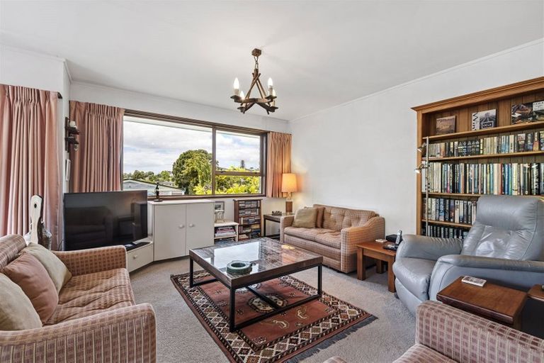 Photo of property in 90 Glencoe Road, Browns Bay, Auckland, 0630