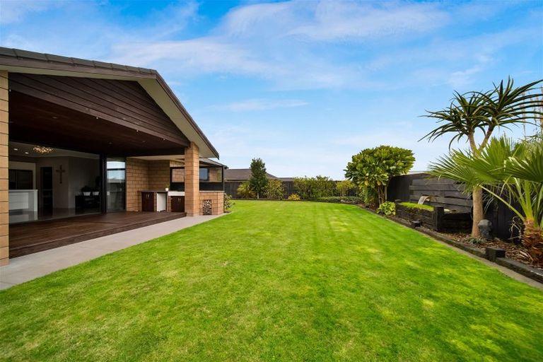 Photo of property in 15 Wentworth Lane, Waiwhakaiho, New Plymouth, 4312