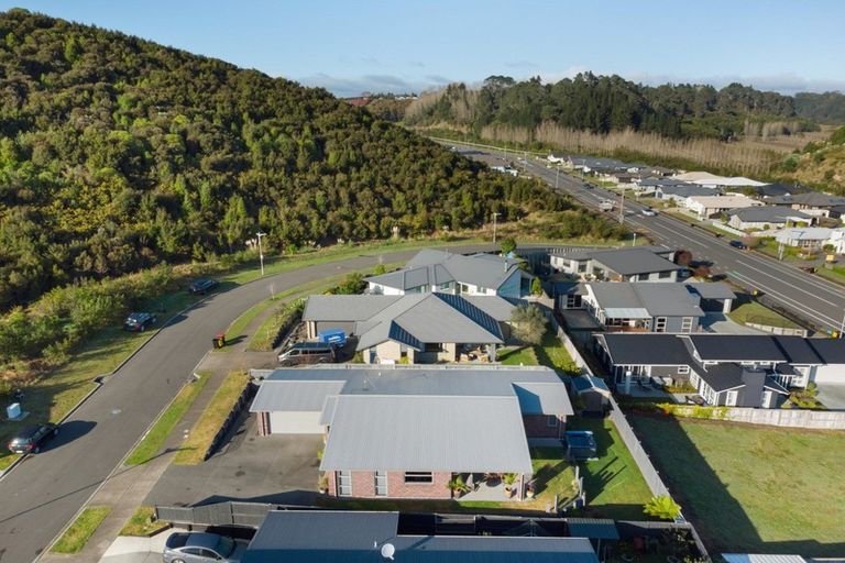 Photo of property in 20 Rochfort Crescent, Pyes Pa, Tauranga, 3112