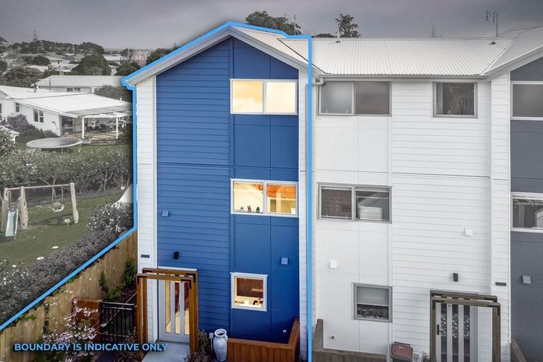 Photo of property in 11/8 Yeovil Road, Te Atatu Peninsula, Auckland, 0610