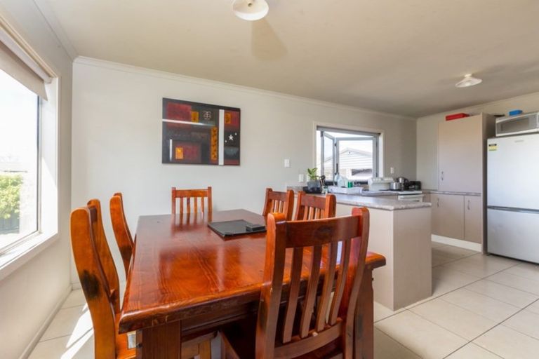 Photo of property in 341 Flaxmere Avenue, Flaxmere, Hastings, 4120