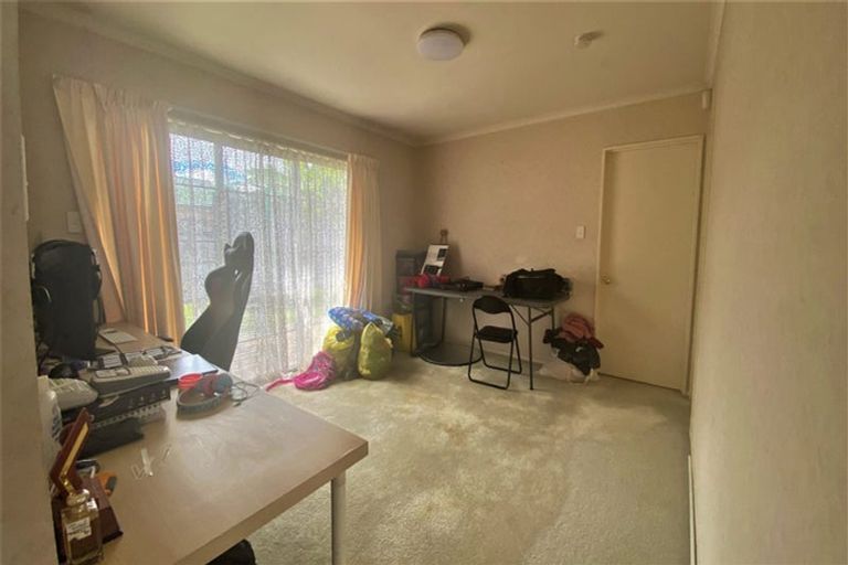 Photo of property in 16 Millington Place, Huntington Park, Auckland, 2013