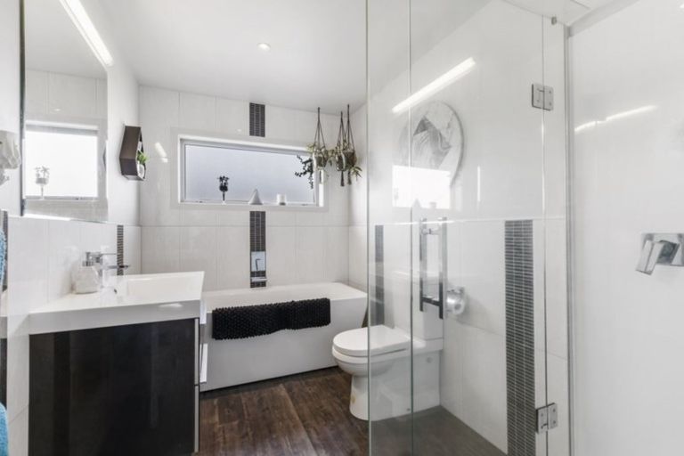 Photo of property in 288 Alec Craig Way, Gulf Harbour, Whangaparaoa, 0930