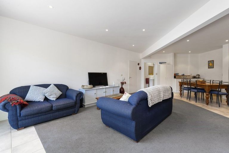 Photo of property in 19 Rewa Place, Russell, 0202