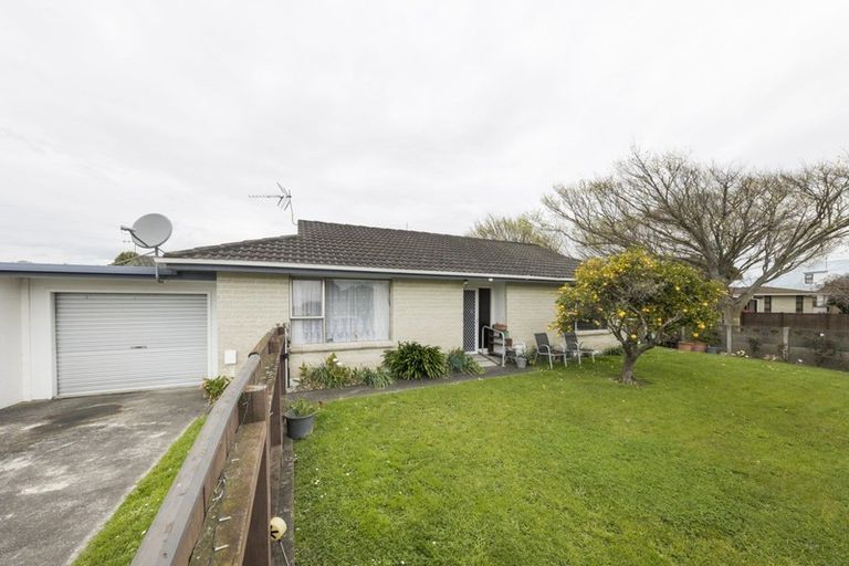 Photo of property in 104 Benmore Avenue, Cloverlea, Palmerston North, 4412