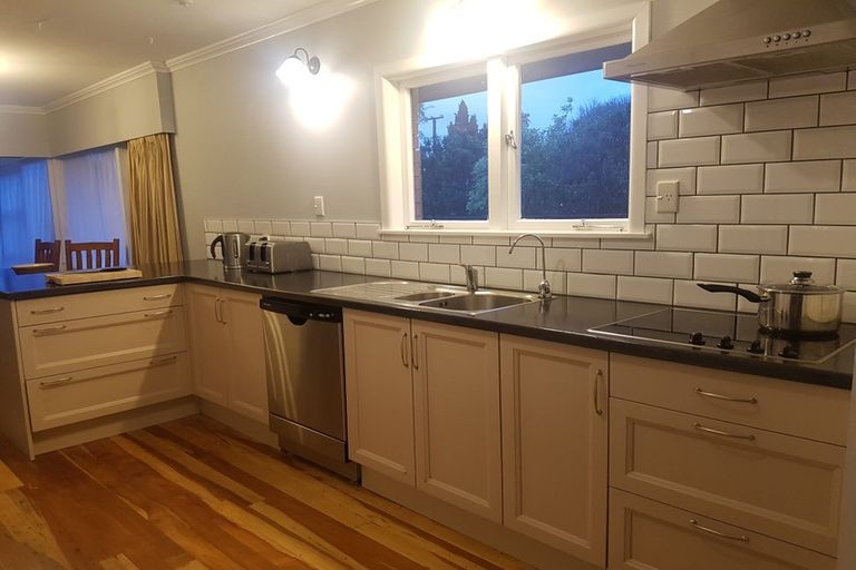 Photo of property in 1121 Heaphy Terrace, Fairfield, Hamilton, 3214