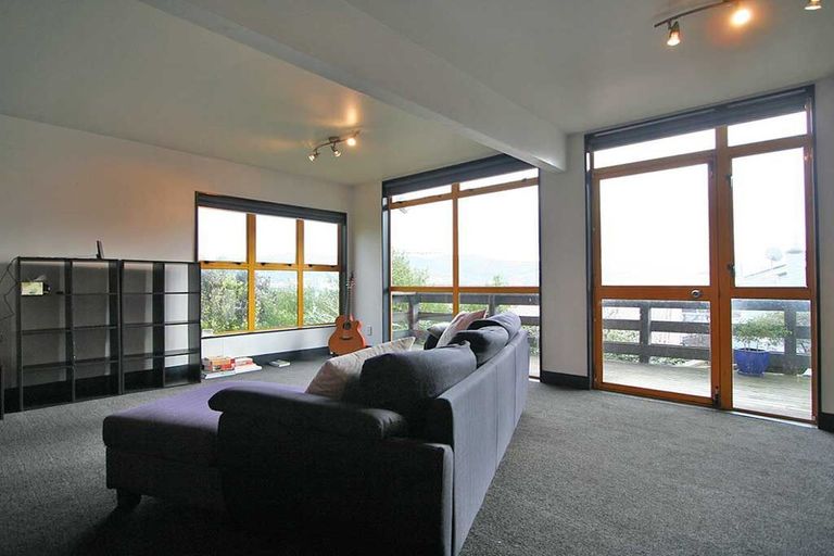 Photo of property in 18 Stafford Street, Mount Victoria, Wellington, 6011