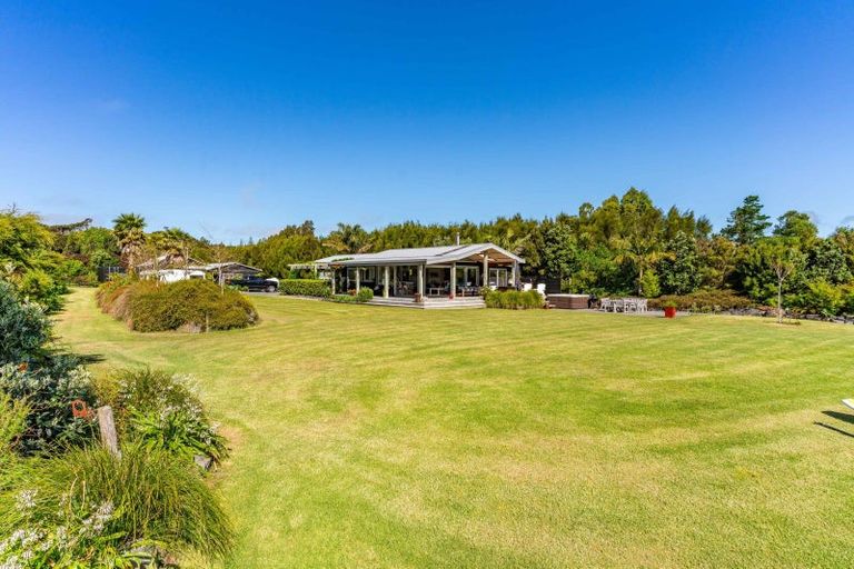 Photo of property in 32 Thelma Road, Mangawhai Heads, Mangawhai, 0505