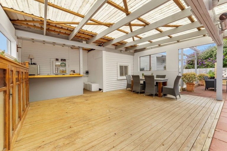 Photo of property in 55 Vivian Street, New Plymouth, 4310