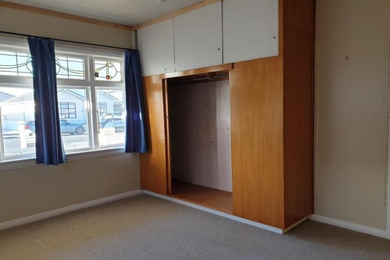 Photo of property in 214 Coutts Street, Rongotai, Wellington, 6022