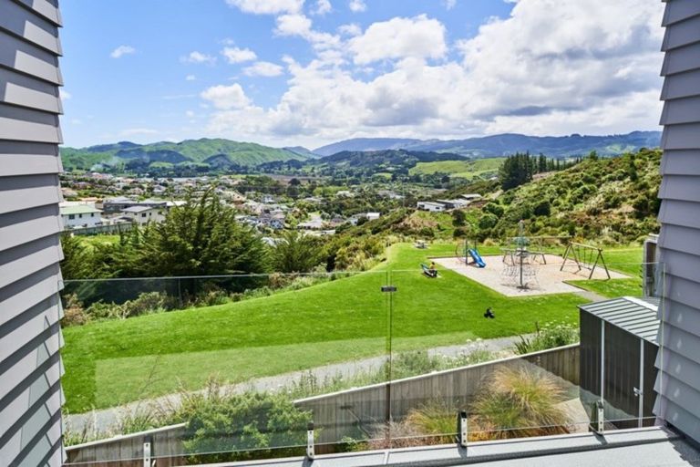 Photo of property in 49 Endeavour Drive, Whitby, Porirua, 5024