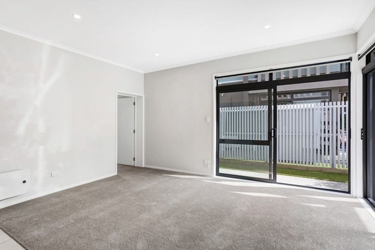Photo of property in 22 Mollusc Road, Hobsonville, Auckland, 0616