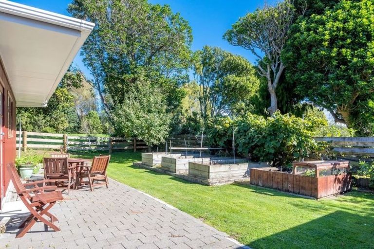 Photo of property in 67 Nimmo Avenue East, Waikanae, 5036