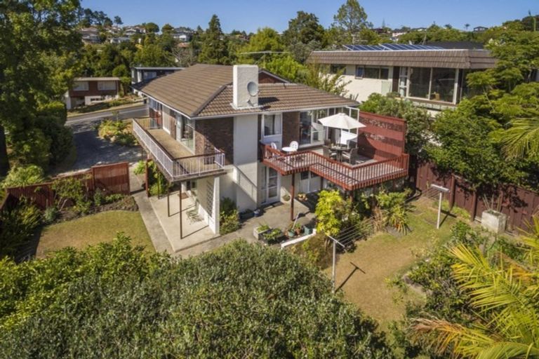 Photo of property in 19 Maxwelton Drive, Mairangi Bay, Auckland, 0630