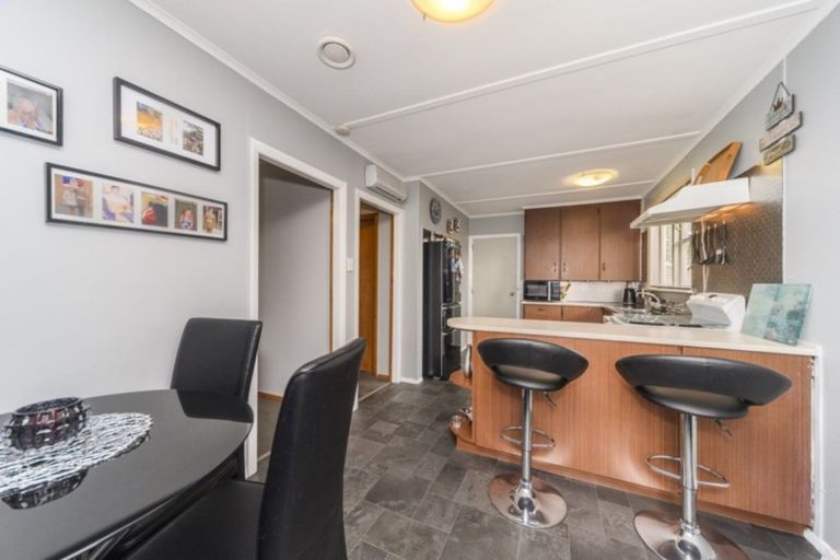 Photo of property in 19 Pembroke Street, Highbury, Palmerston North, 4412