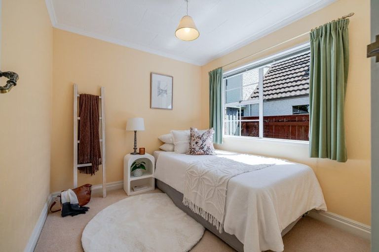 Photo of property in 17 Earl Place, Hokowhitu, Palmerston North, 4410