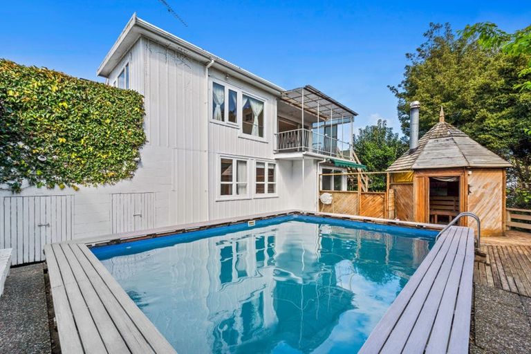 Photo of property in 60 Beach Road, Mellons Bay, Auckland, 2014