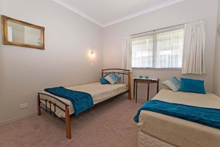 Photo of property in 65d View Road, Henderson, Auckland, 0612
