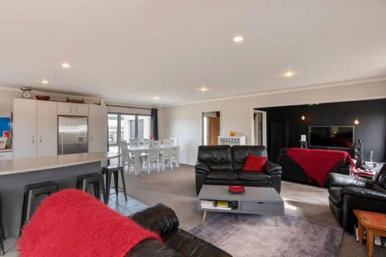 Photo of property in 33 Forbes Road, Foxton Beach, Foxton, 4815