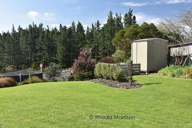 Photo of property in 6 Skelton Crescent, Paparoa, 0571