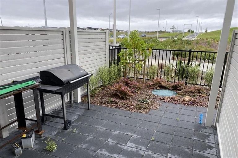 Photo of property in 4 Rorida Lane, Flat Bush, Auckland, 2019