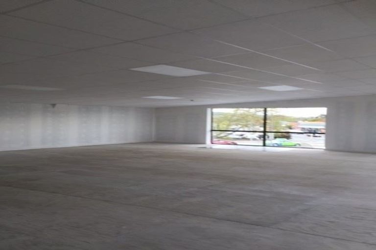 Photo of property in 1 Shirley Road, Parau, Auckland, 0604