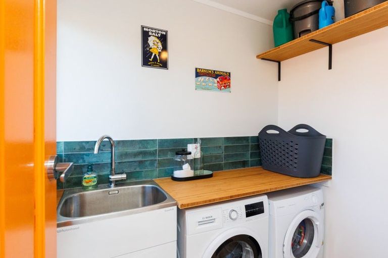 Photo of property in 4 Rutland Place, Milson, Palmerston North, 4414