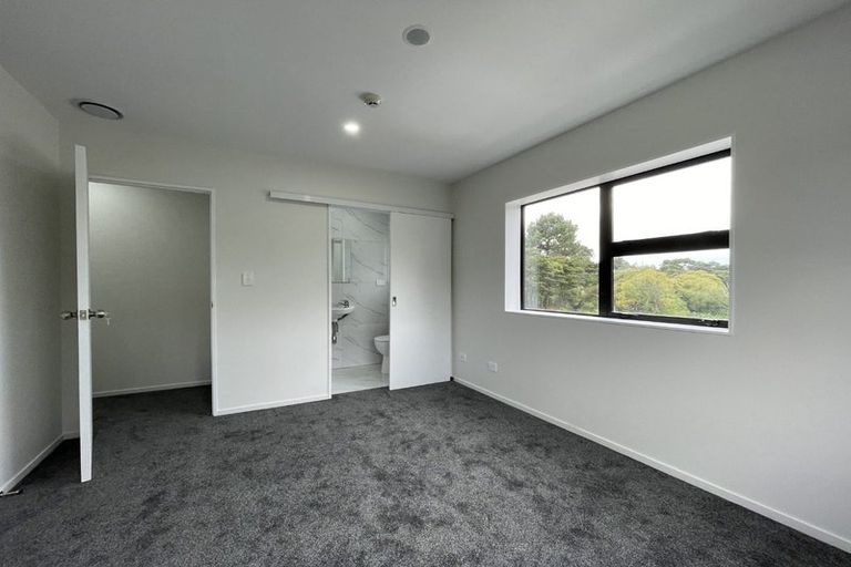 Photo of property in 152 Triangle Road, Massey, Auckland, 0614