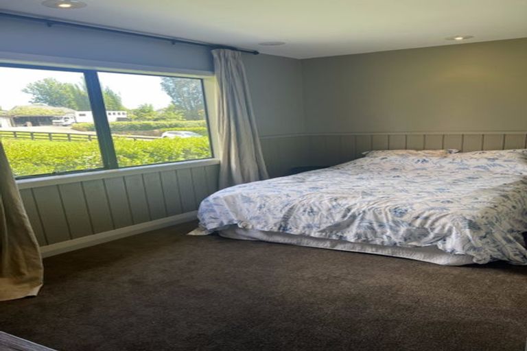 Photo of property in 48 Tawa Road, Kumeu, 0891
