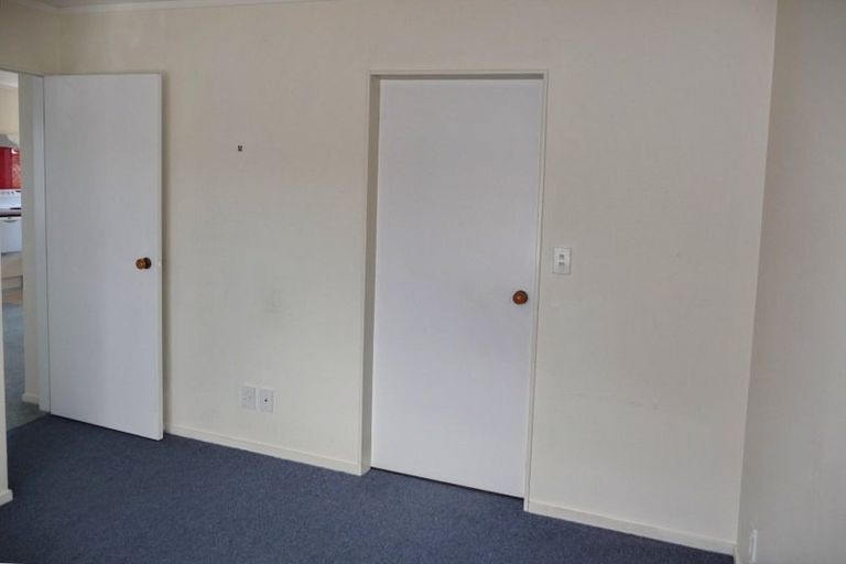 Photo of property in 2/63 Main Road, Titahi Bay, Porirua, 5022