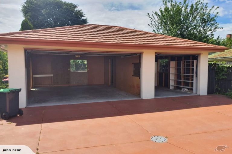 Photo of property in 74 Straven Road, Fendalton, Christchurch, 8014