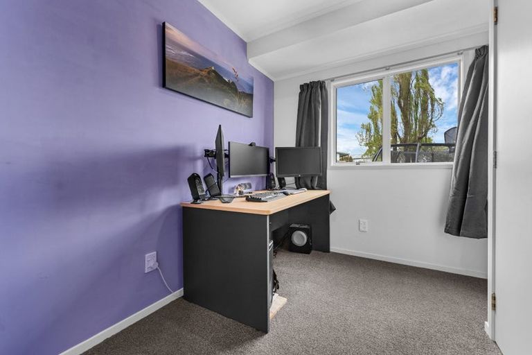 Photo of property in 9 Ohira Place, Henderson, Auckland, 0612