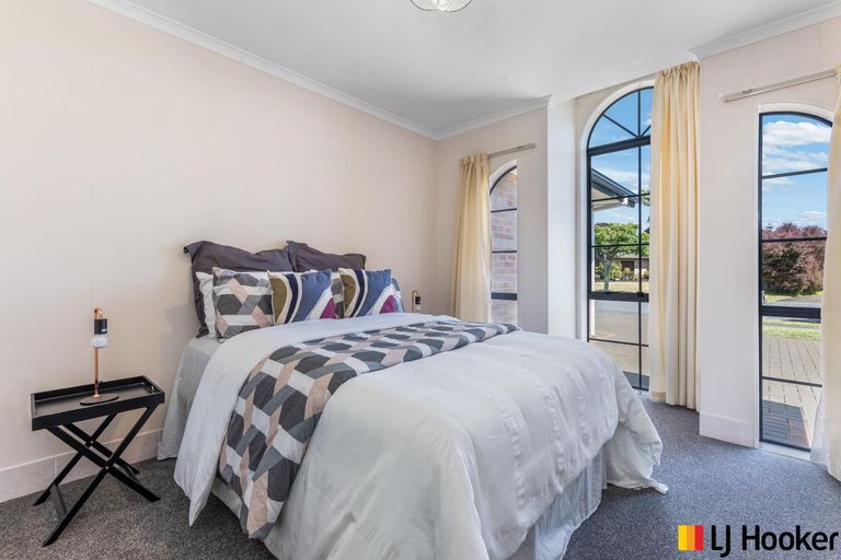 Photo of property in 11 Trossach Place, Wattle Downs, Auckland, 2103