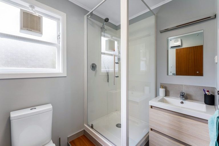 Photo of property in 6 Nuffield Street, Tawa, Wellington, 5028