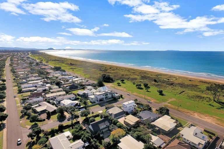 Photo of property in 716a Papamoa Beach Road, Papamoa Beach, Papamoa, 3118