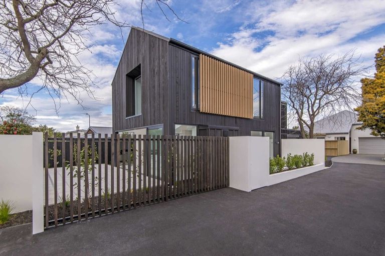 Photo of property in 74 Merivale Lane, Merivale, Christchurch, 8014